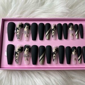I’m selling butterfly press on nails which comes with glue in the box